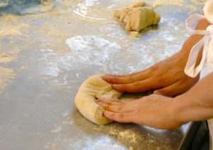 Atelier Duo main à la pâte : enfants et adultes  « E Friejohr fer unseri Sproch »