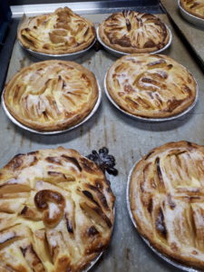 ATELIER MAIN A LA PÂTE FAMILLE  Pommes, pommes, pommes et cannelle